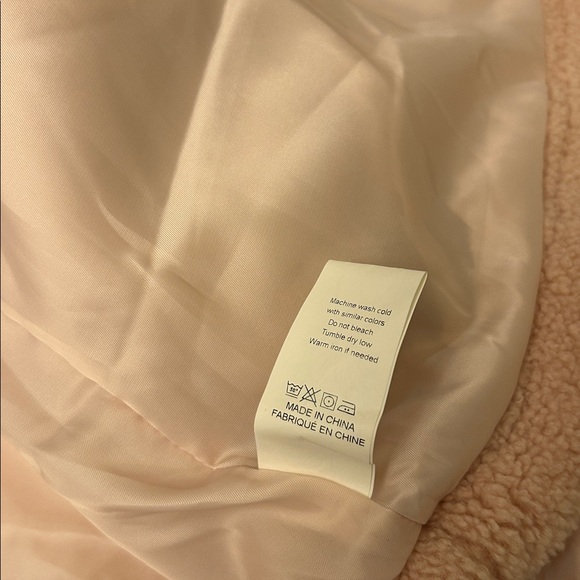 Women's Pink Oversized Sherpa Fluffy Vest Button
Size XL - Picture 7 of 7